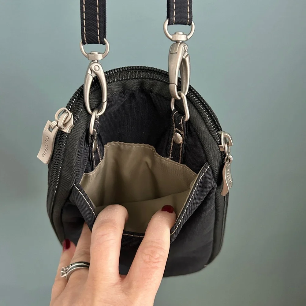 Baggallini Black Travel Multi Pocket Nylon Crossbody Bag